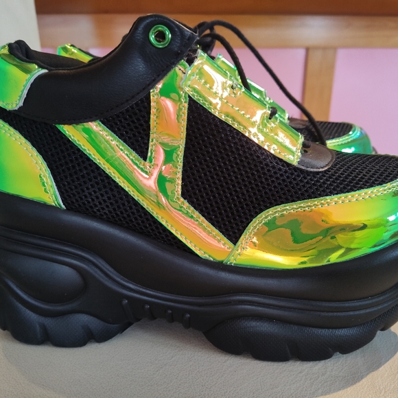 Platform shoes - Picture 1 of 4